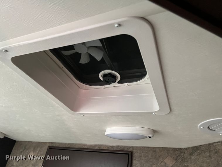 image for item DS8264 2017 Winnebago 25RKS  camper