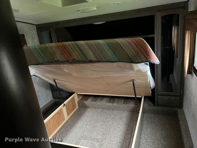 image for item DS8264 2017 Winnebago 25RKS  camper