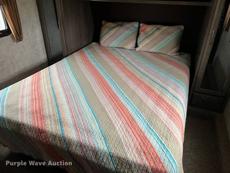 image for item DS8264 2017 Winnebago 25RKS  camper