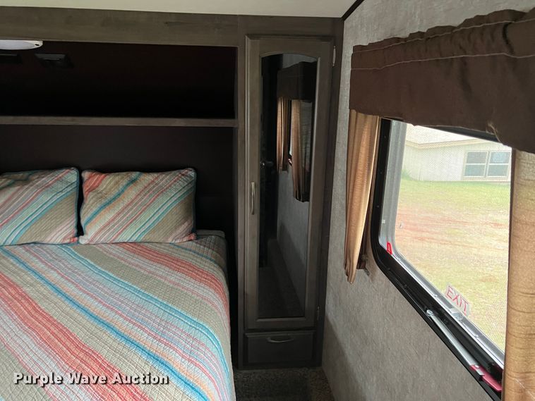 image for item DS8264 2017 Winnebago 25RKS  camper