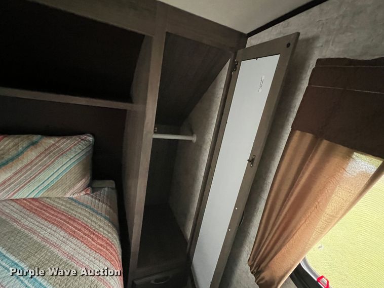 image for item DS8264 2017 Winnebago 25RKS  camper