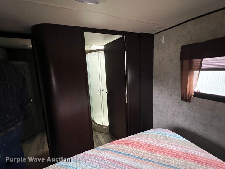 image for item DS8264 2017 Winnebago 25RKS  camper