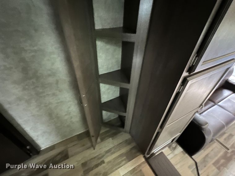 image for item DS8264 2017 Winnebago 25RKS  camper