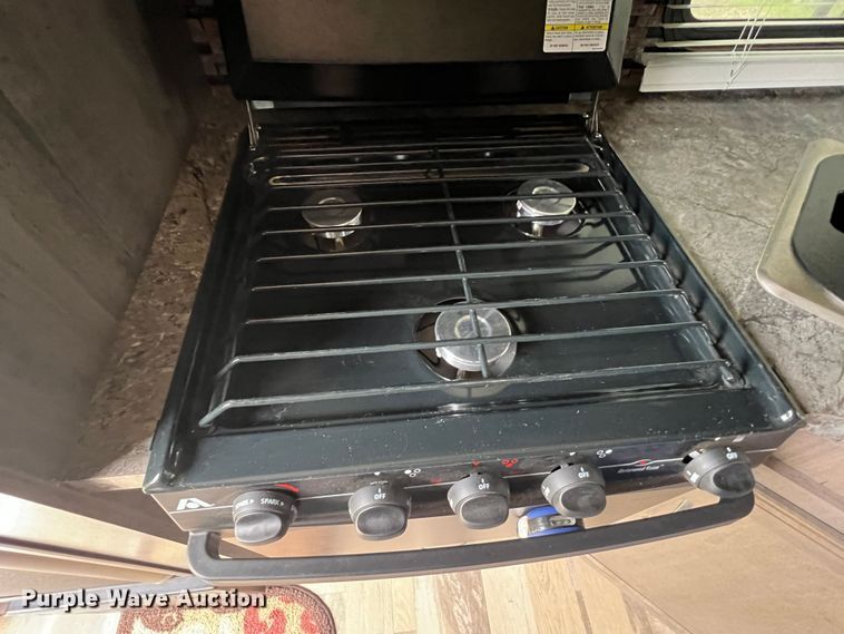 image for item DS8264 2017 Winnebago 25RKS  camper