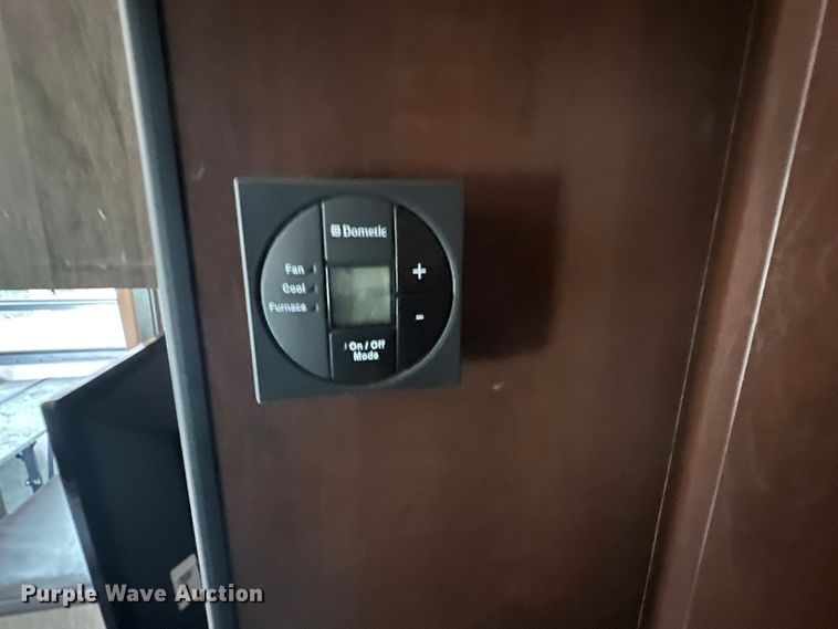 image for item DS8264 2017 Winnebago 25RKS  camper