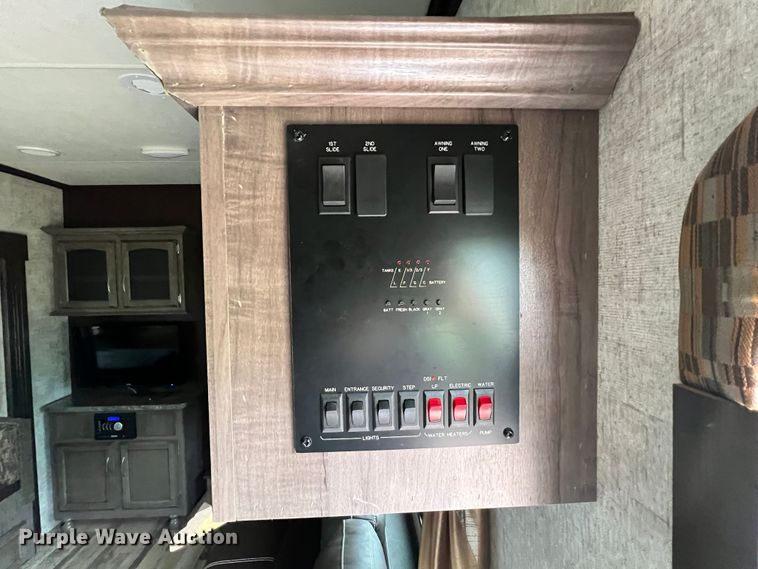 image for item DS8264 2017 Winnebago 25RKS  camper