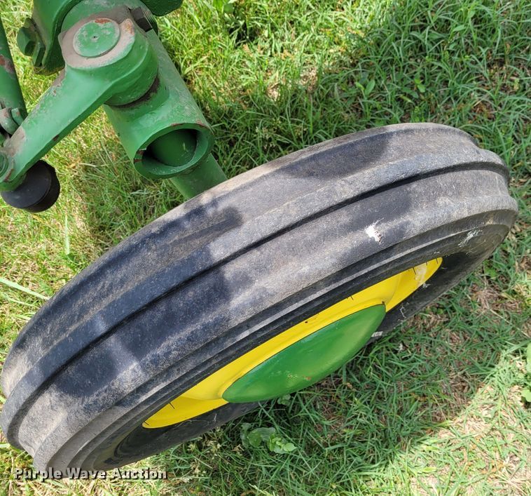 image for item FC9122 John Deere M  tractor