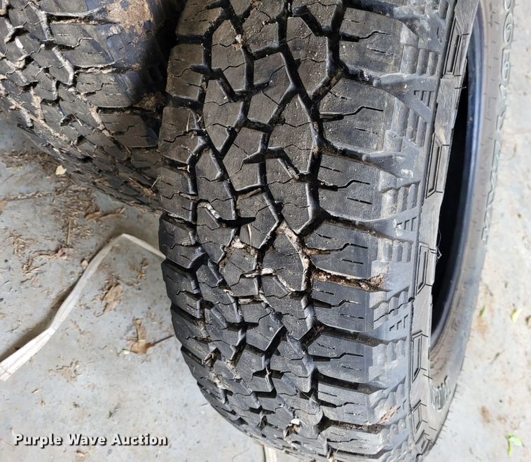 image for item FC9148 (4) Goodyear Wrangler 235/70R16 tires