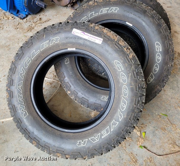 image for item FC9148 (4) Goodyear Wrangler 235/70R16 tires