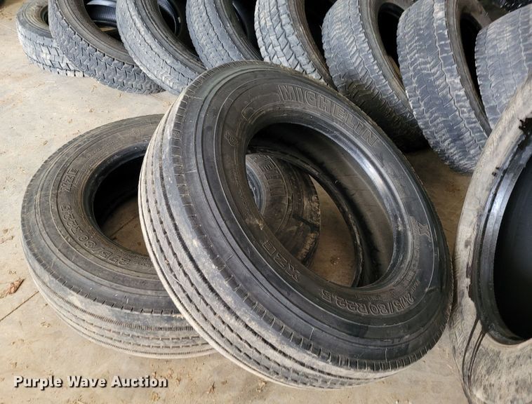 image for item FC9149 Approximately 24 tires