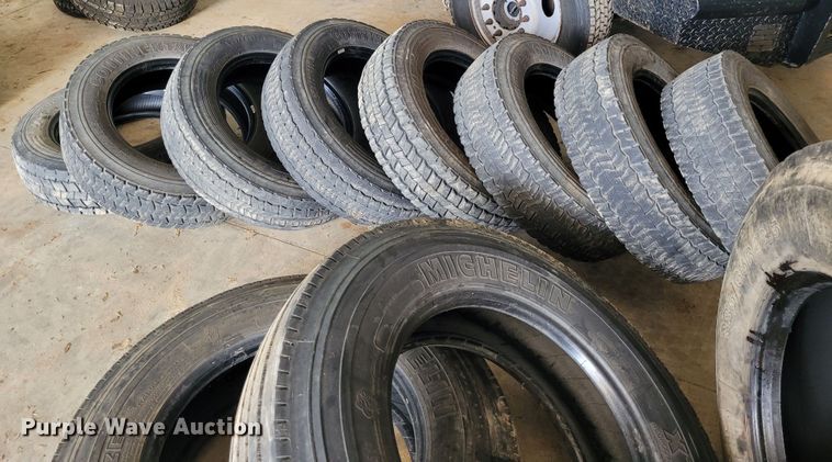 image for item FC9149 Approximately 24 tires