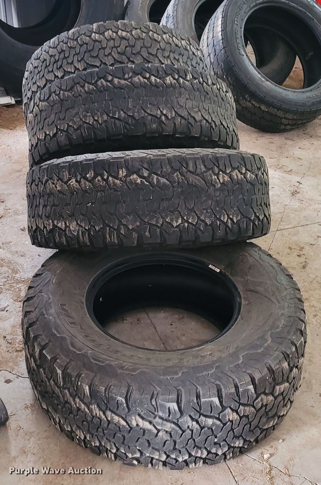 image for item FC9149 Approximately 24 tires