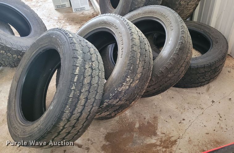 image for item FC9149 Approximately 24 tires