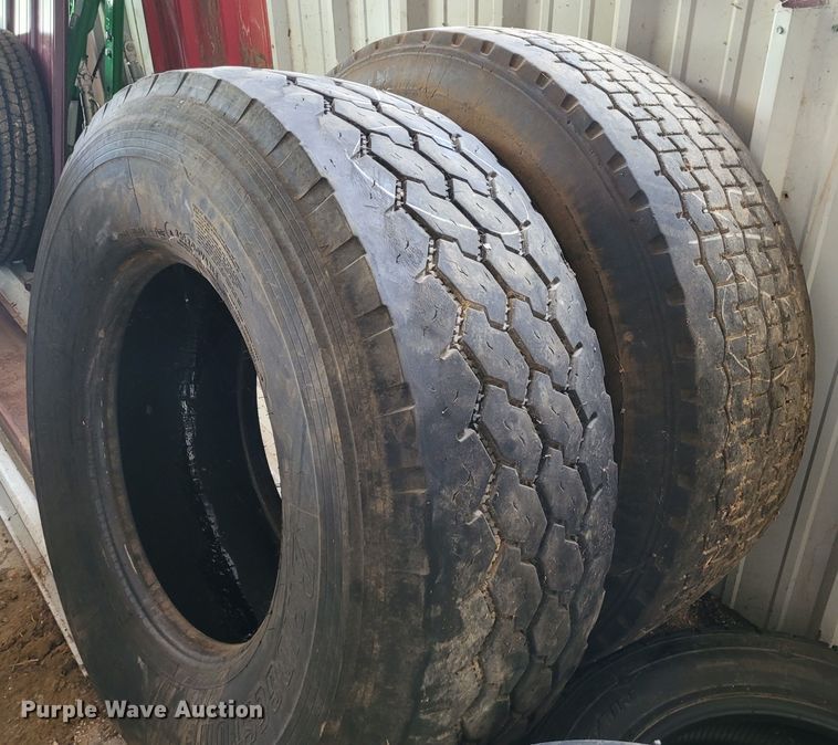 image for item FC9149 Approximately 24 tires