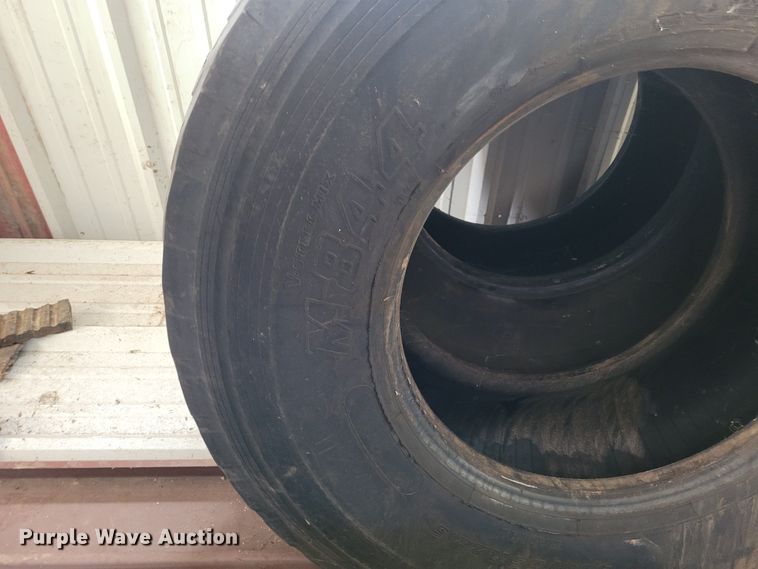 image for item FC9149 Approximately 24 tires