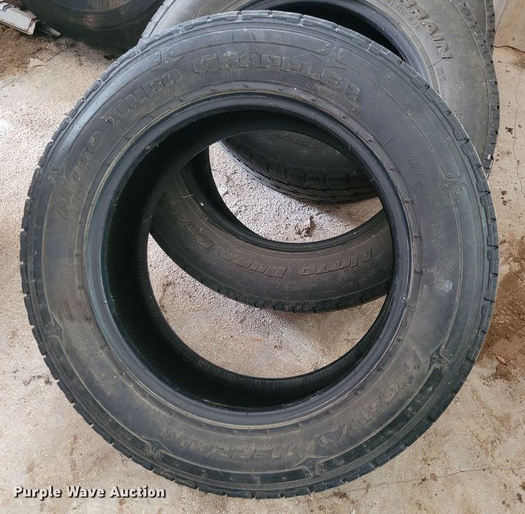 image for item FC9149 Approximately 24 tires