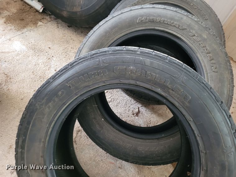 image for item FC9149 Approximately 24 tires