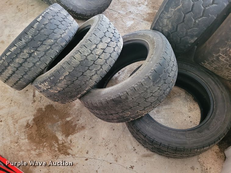 image for item FC9149 Approximately 24 tires
