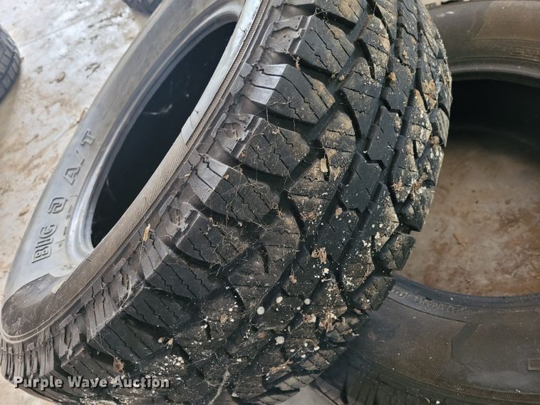 image for item FC9149 Approximately 24 tires