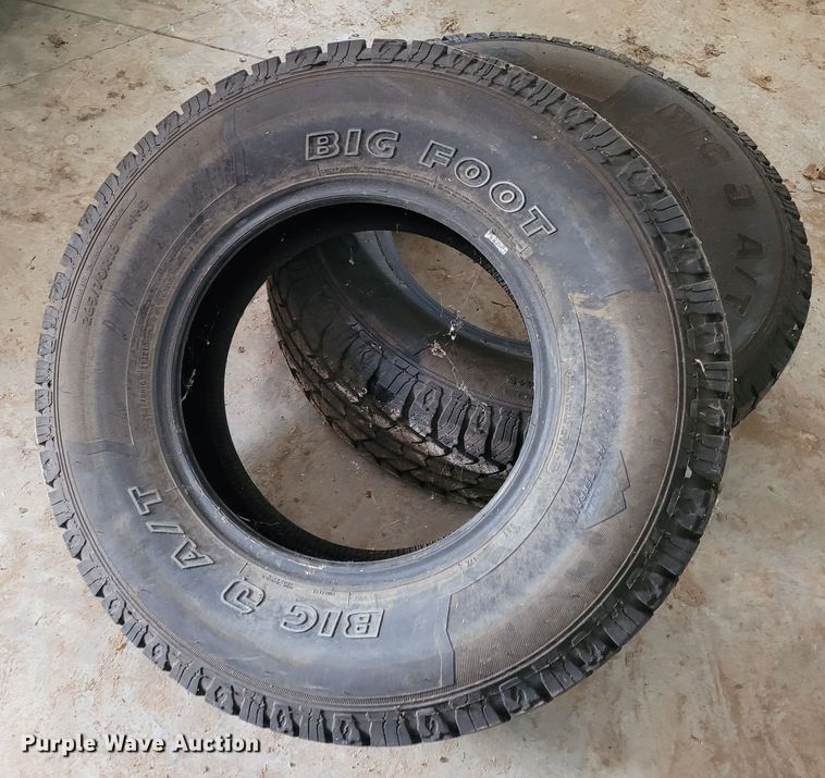 image for item FC9149 Approximately 24 tires