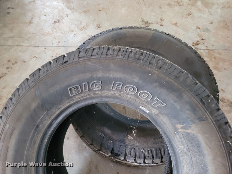 image for item FC9149 Approximately 24 tires