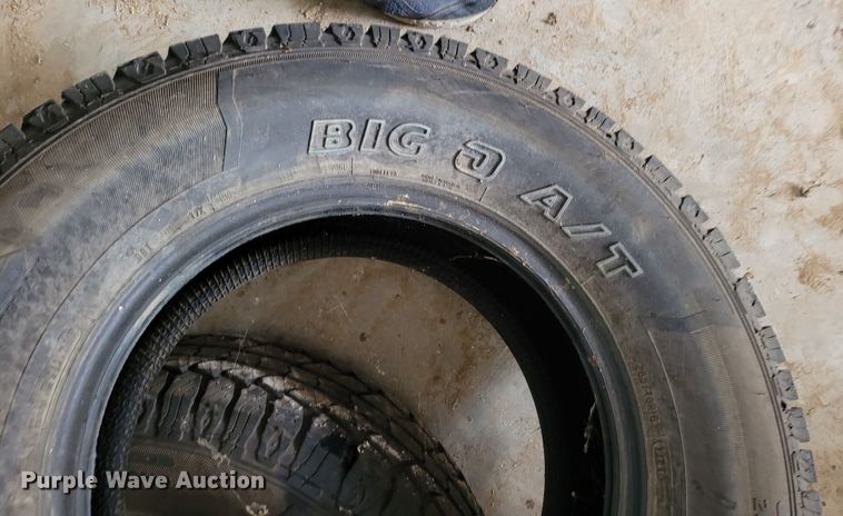 image for item FC9149 Approximately 24 tires
