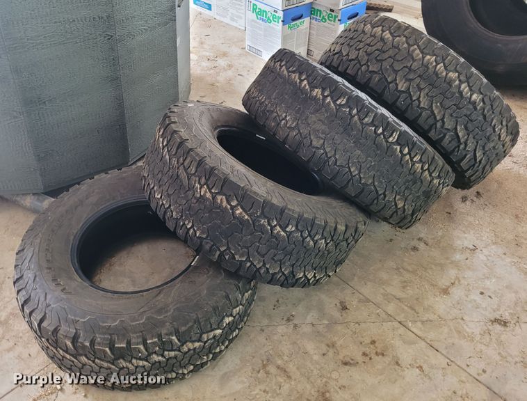 image for item FC9149 Approximately 24 tires