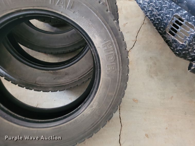 image for item FC9149 Approximately 24 tires