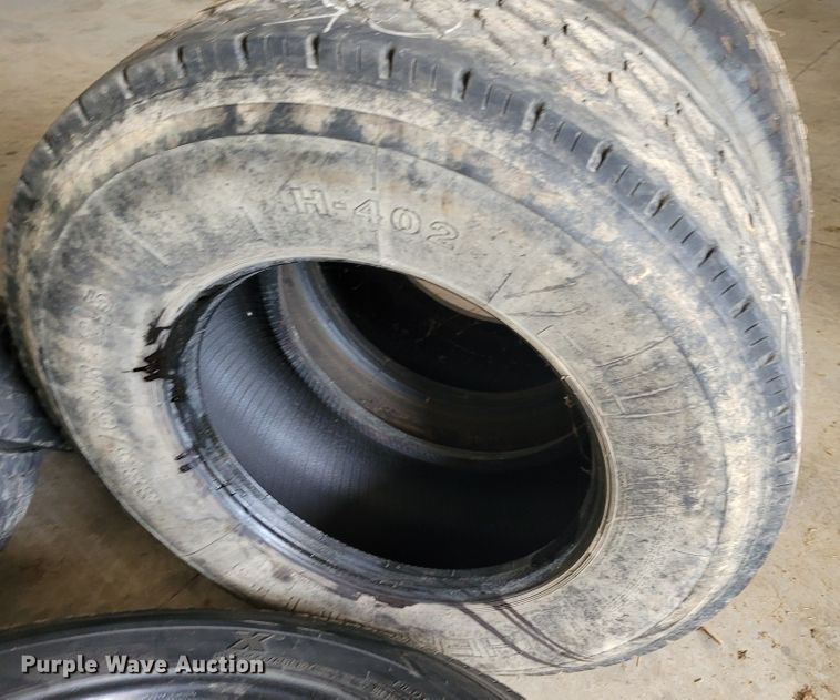 image for item FC9149 Approximately 24 tires