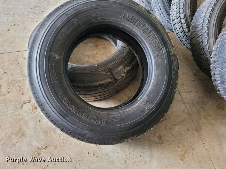 image for item FC9149 Approximately 24 tires