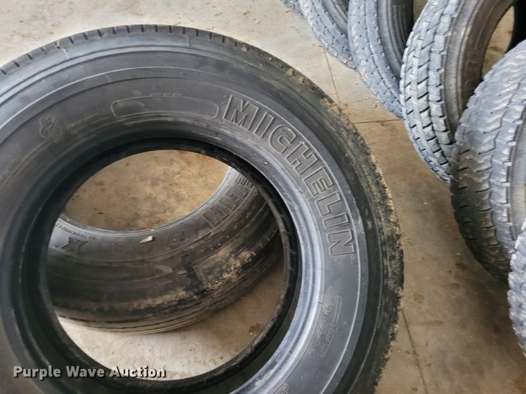 image for item FC9149 Approximately 24 tires