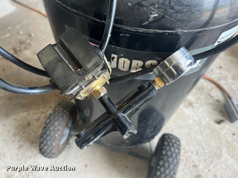 image for item HL9045 Jobsmart  air compressor