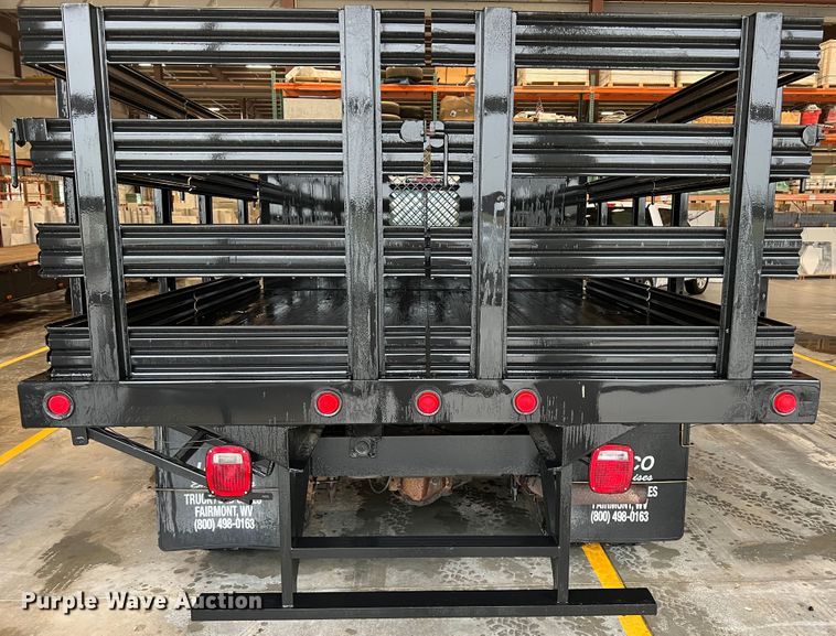 image for item HL9083 1997 Ford F450 Super Duty  flatbed truck