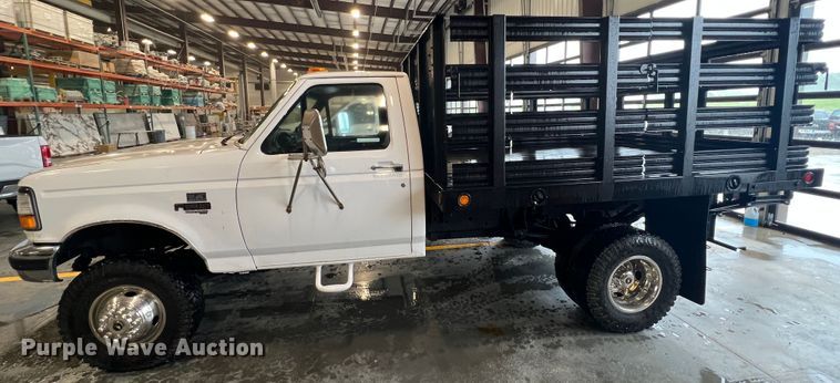 image for item HL9083 1997 Ford F450 Super Duty  flatbed truck