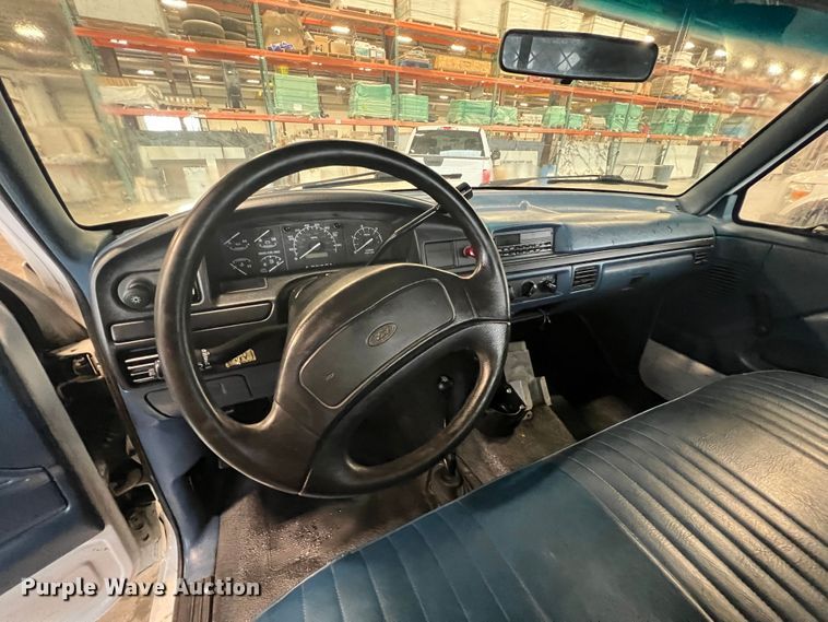 image for item HL9083 1997 Ford F450 Super Duty  flatbed truck