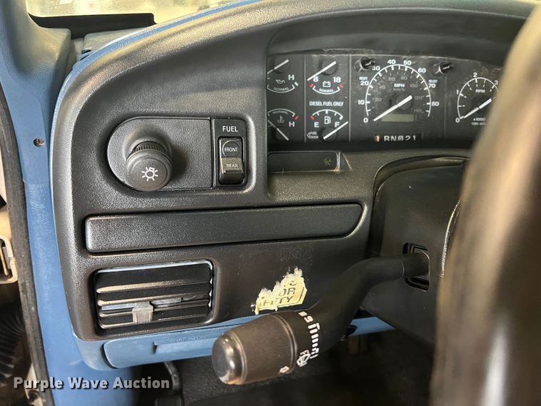 image for item HL9083 1997 Ford F450 Super Duty  flatbed truck