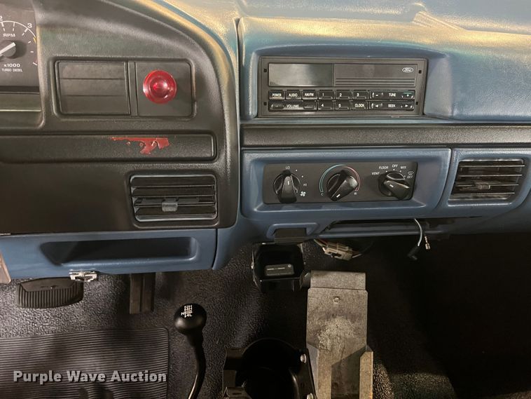 image for item HL9083 1997 Ford F450 Super Duty  flatbed truck