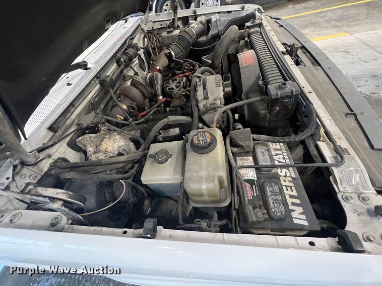 image for item HL9083 1997 Ford F450 Super Duty  flatbed truck