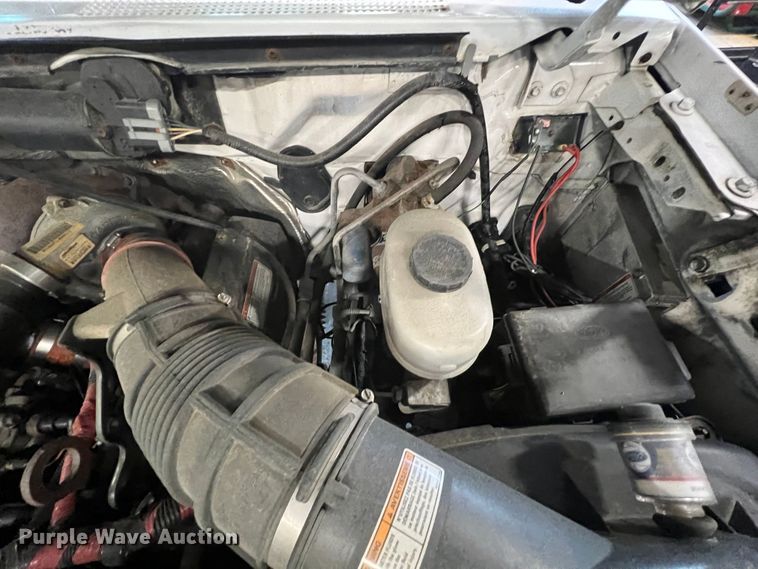 image for item HL9083 1997 Ford F450 Super Duty  flatbed truck