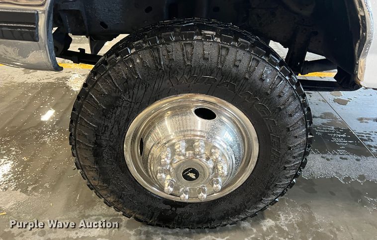 image for item HL9083 1997 Ford F450 Super Duty  flatbed truck