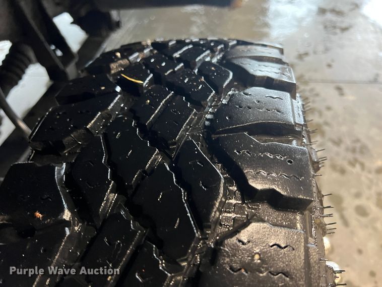 image for item HL9083 1997 Ford F450 Super Duty  flatbed truck