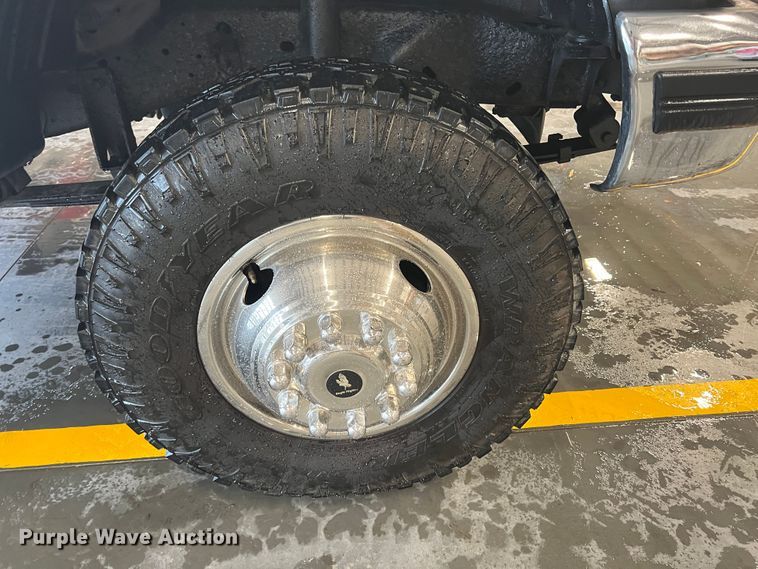 image for item HL9083 1997 Ford F450 Super Duty  flatbed truck