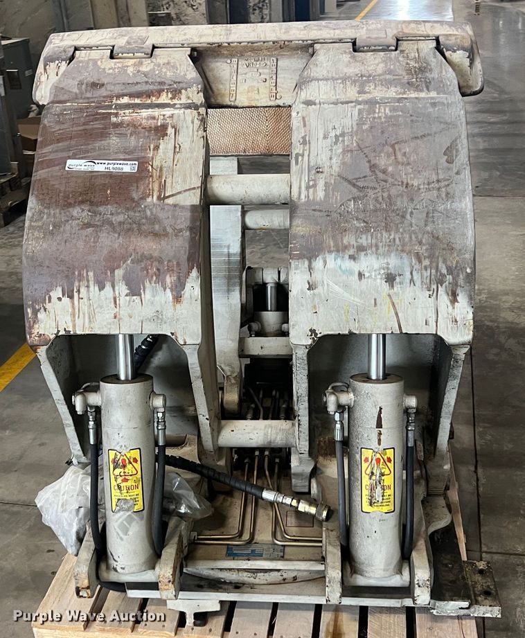 image for item HL9088 Cascade  forklift clamp