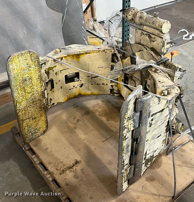 image for item HL9089 Cascade  forklift clamp