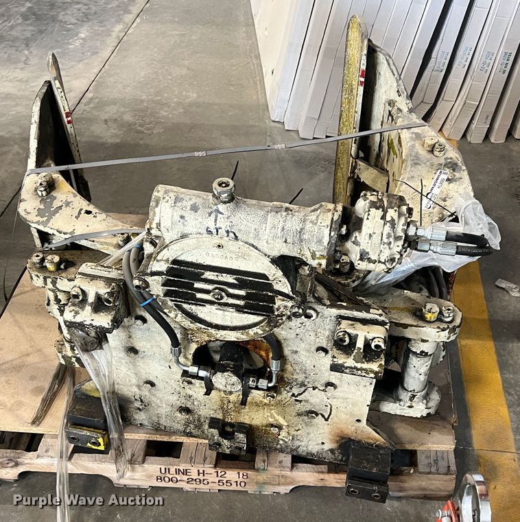 image for item HL9089 Cascade  forklift clamp