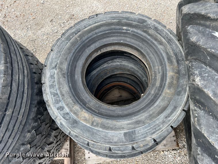 image for item HL9094 Tires