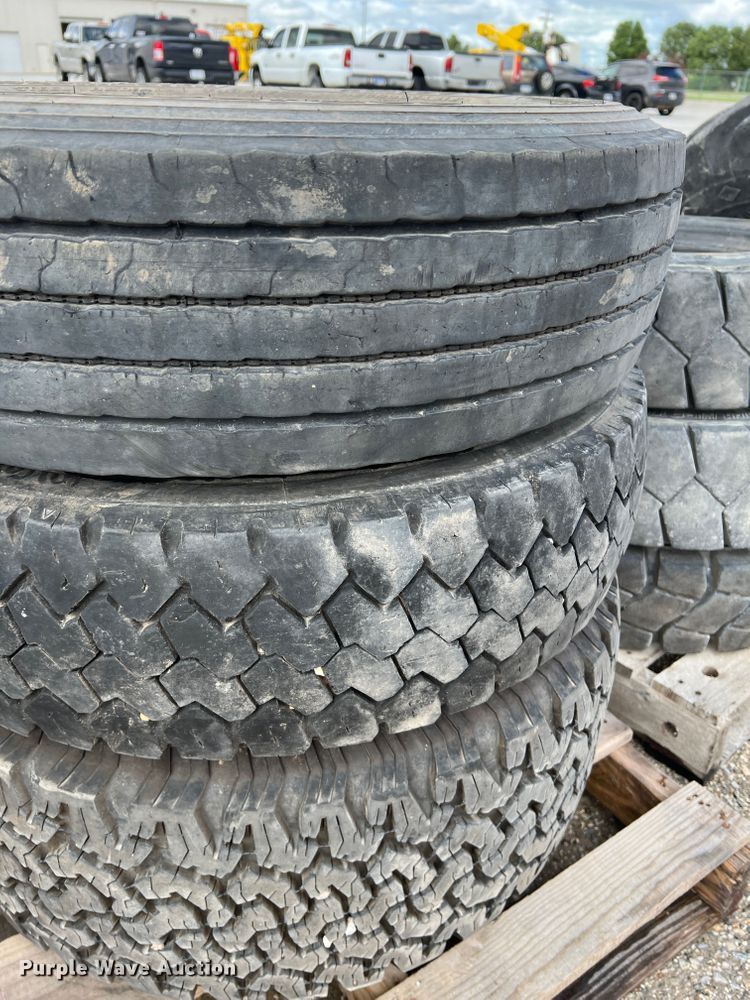 image for item HL9094 Tires