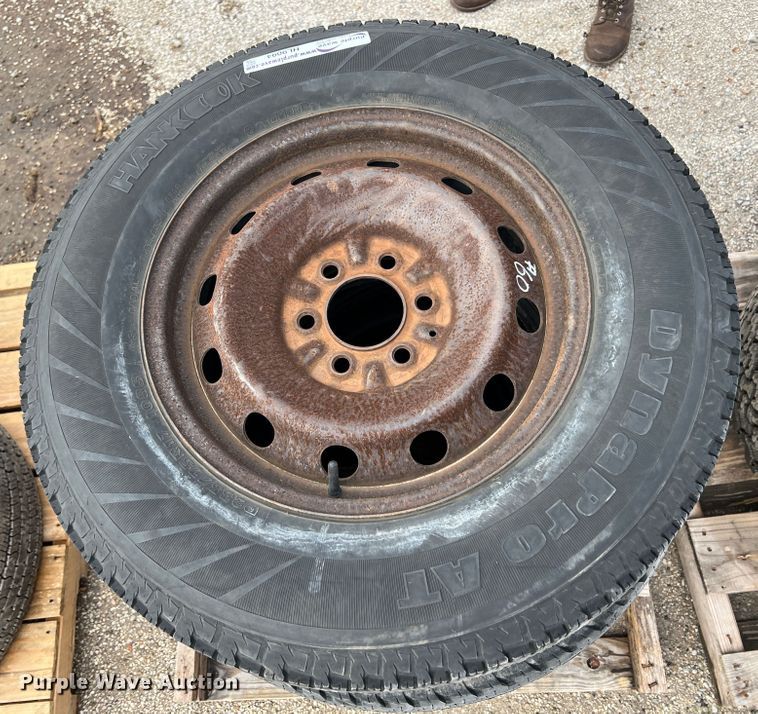 image for item HL9094 Tires