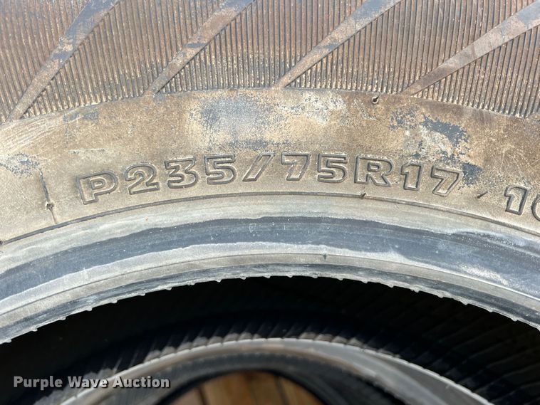 image for item HL9094 Tires