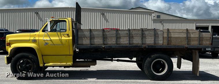 image for item HL9096 1986 Chevrolet C60  dump flatbed truck